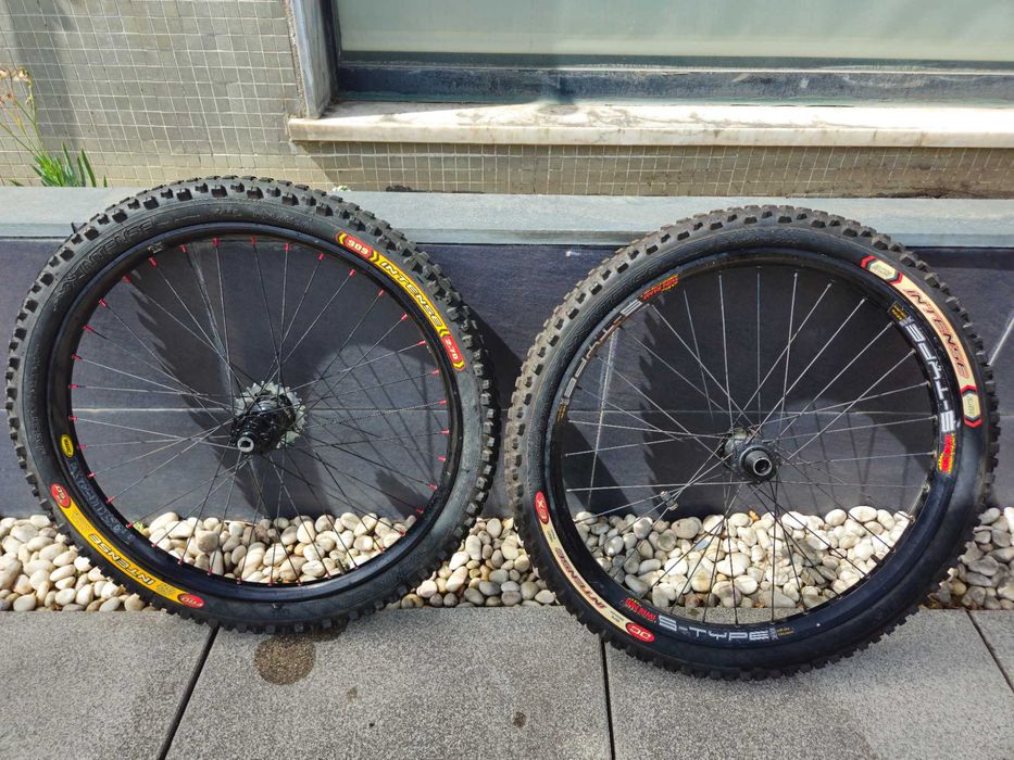 Rodas Downhill c/ cassette 110x20 e 150x12