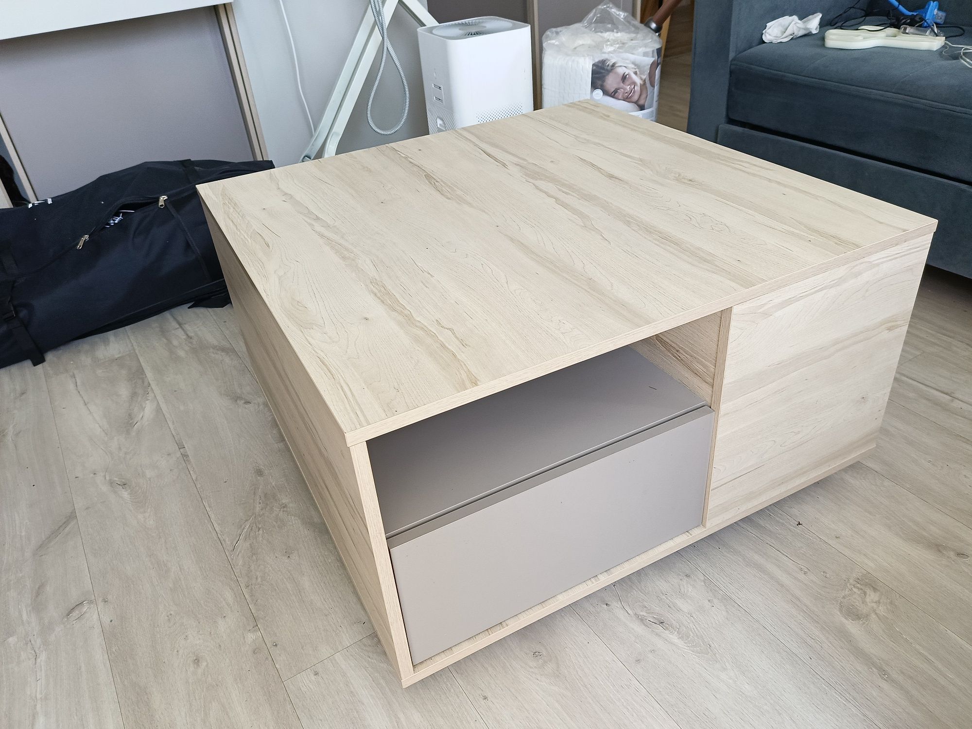 Sprzedam stolik o wymiarach arach 80x80x45.5