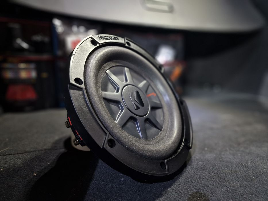 Skrzynia basowa subwoofer tuba Głośnik 20 cm Kicker Comp RT8 Car Audio