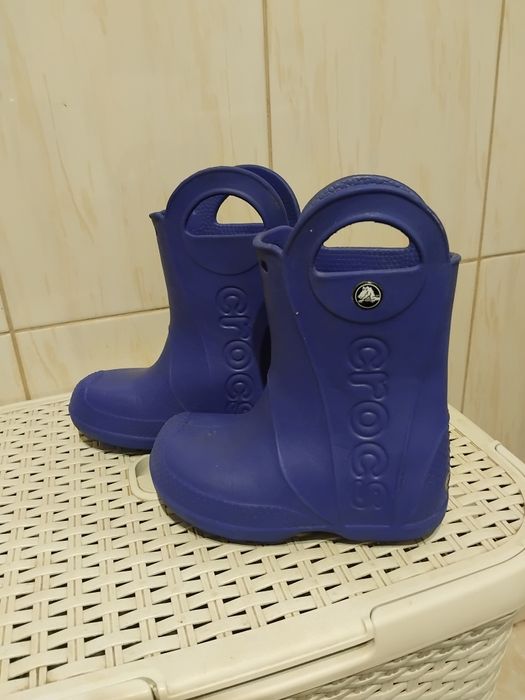 C10 crocs kalosze niebieskie granatowe gumowe
