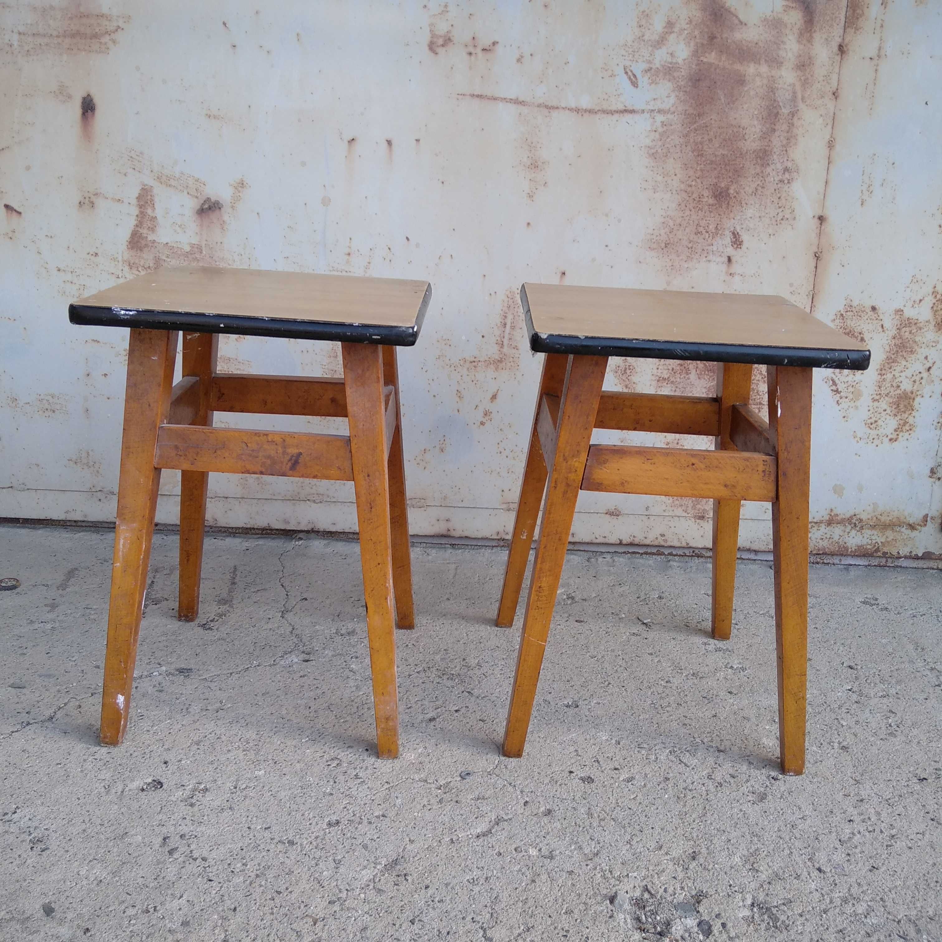 Taboret stołek PRL 2 sztuki drewniany