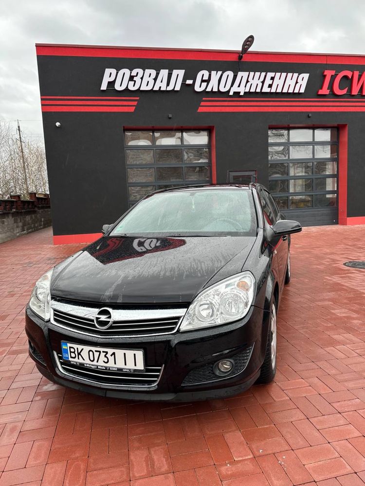 Opel Astra 1.6л бензин 2009