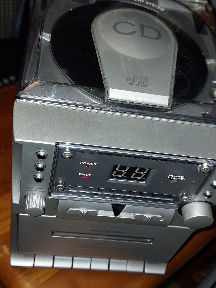 WIEŻA DAEWOO RM421 Radio FM płyta CD magnetofon Głośniki PILOT KOMPLET