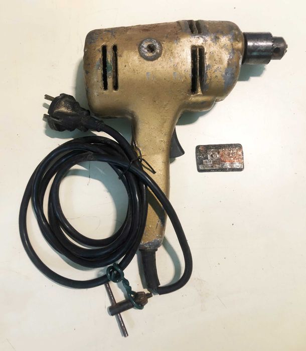 B&D - Black & Decker Dourado - antigo