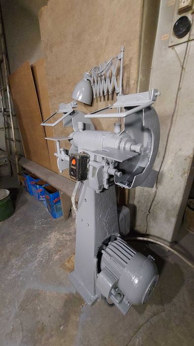 Заточной, наждак, точильный. литой, двухсторонний. СССР.