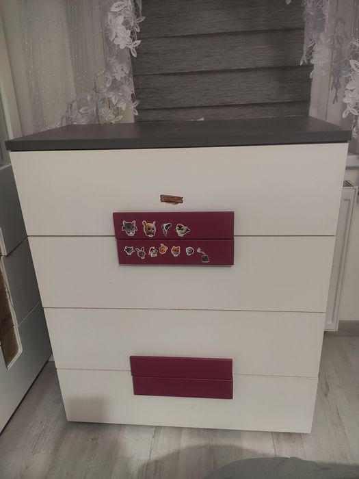 Komplet mebli młodzieżowych Forte. Szafa, 2 komody, biurko, słupek.