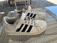 Buty sportowe ADIDAS dla dziecka