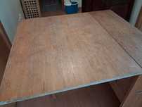 Mesa dobravel de cozinha e 2 cadeiras