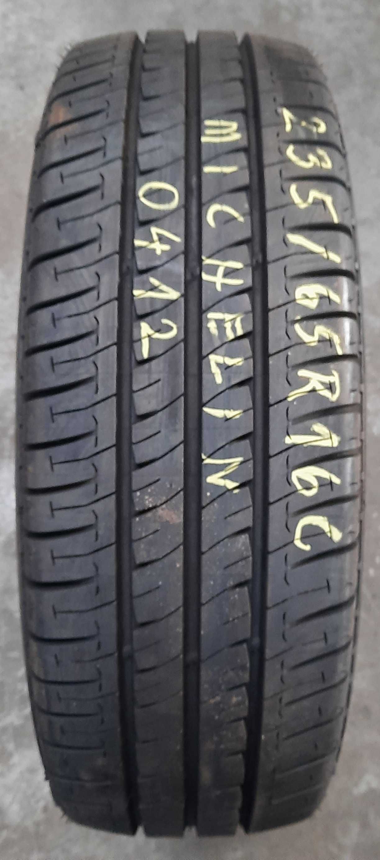 235/65R16C Michelin