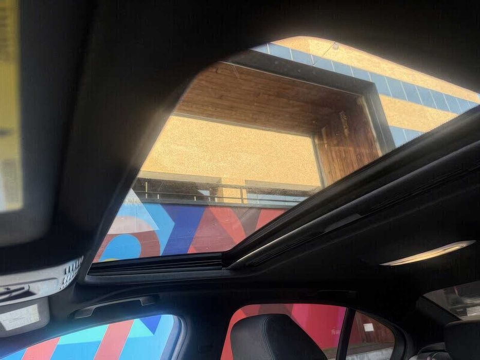 BMW 3 Series 330i      2019