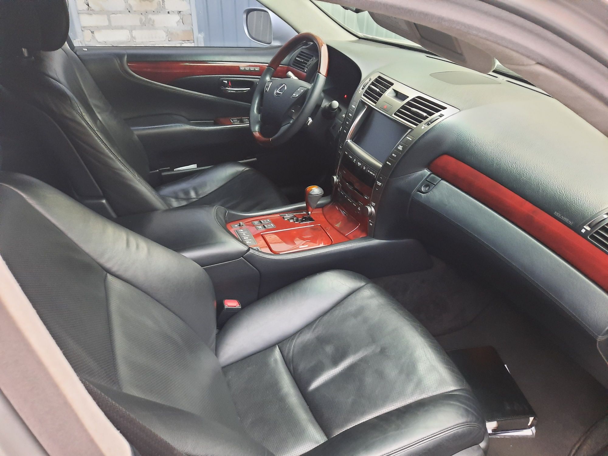 Розборка.Lexus ls460 long ottoman