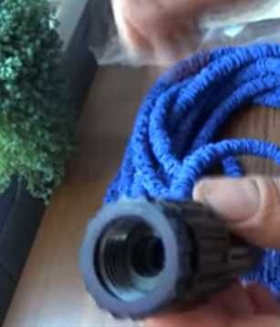 Усиленный садовый шланг для полива X-hose 45м с распылителем, синий