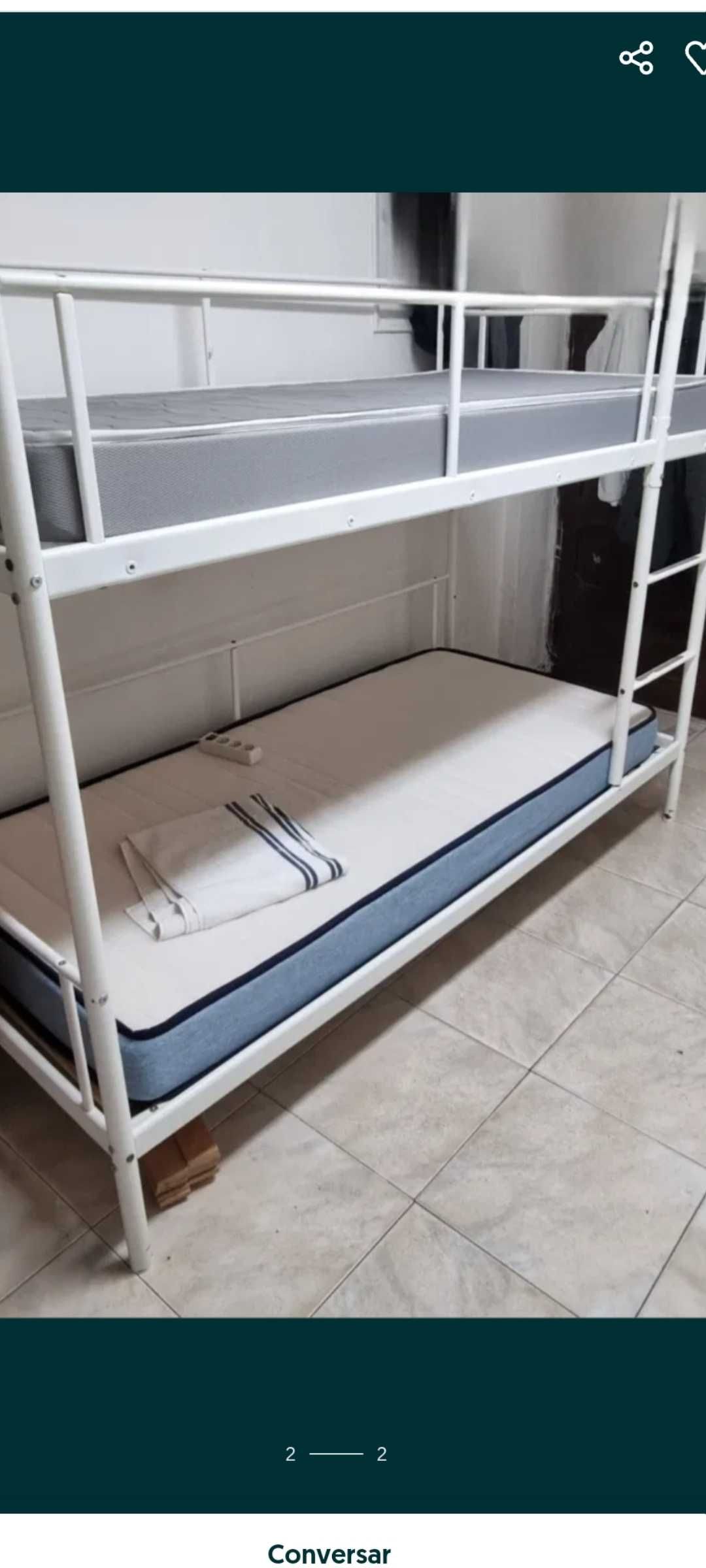 Beliche com um colchão , cama sem colchão