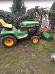 Traktorek John deere 318