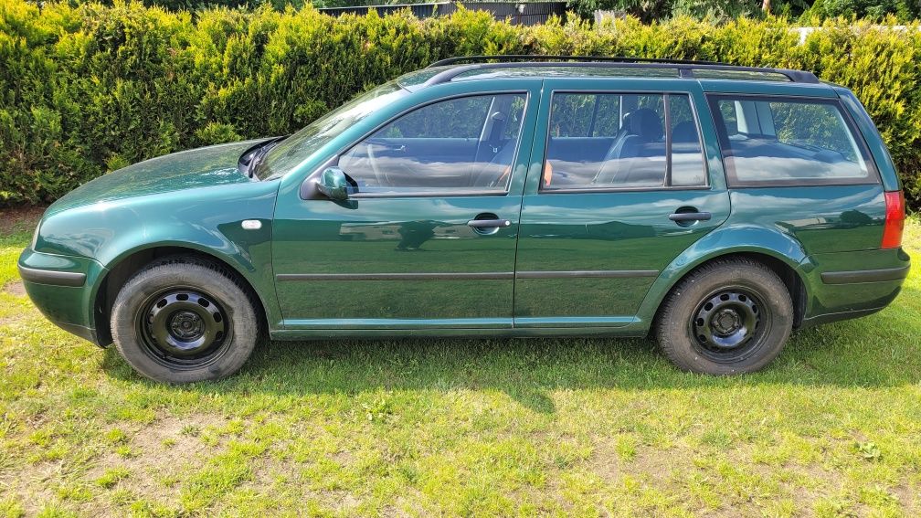 Vw Golf  1.6 rok 2000 nowy  przegląd