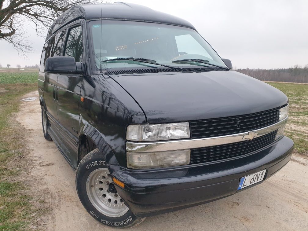 Chevrolet Astro salonka 4.3 V6 Vortec kamper LPG zamiana