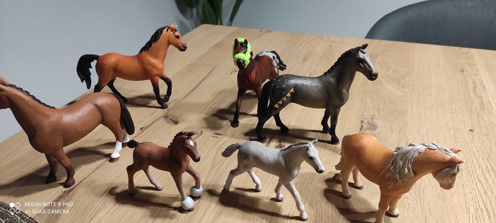 Shleich konie fugurki