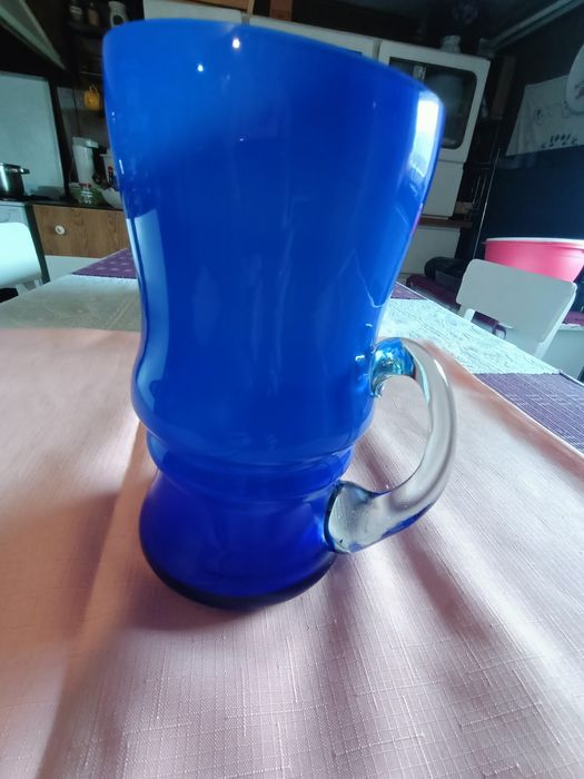 Dzbanek kobaltowy pijanczewska duży  szkło kolorowe PRL