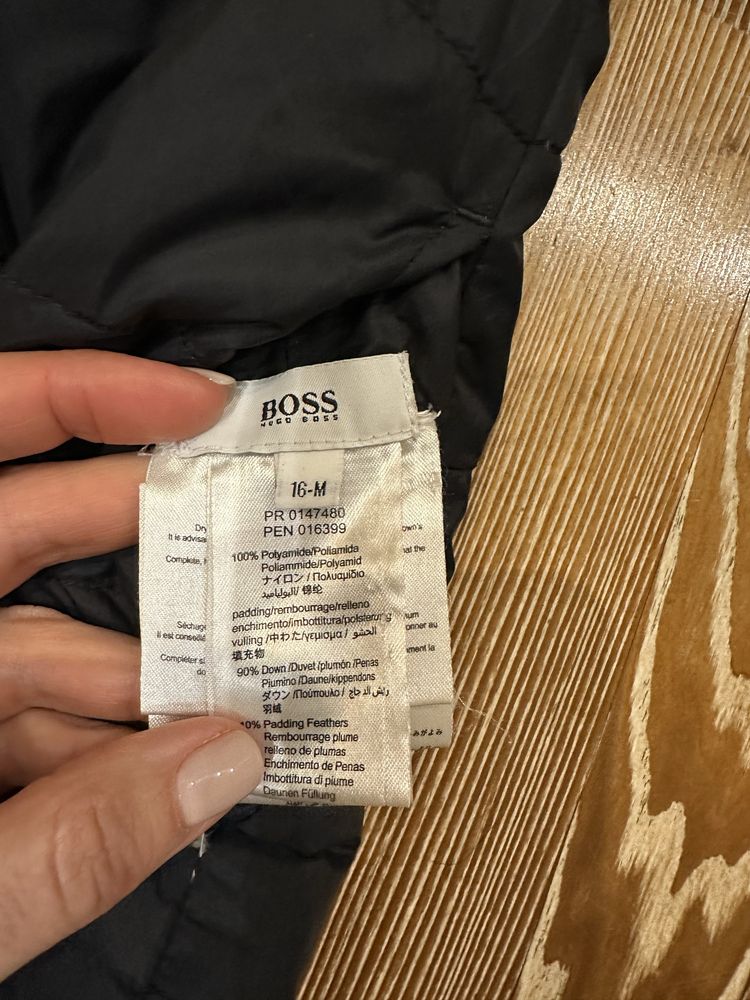 Продам куртку Hugo Boss