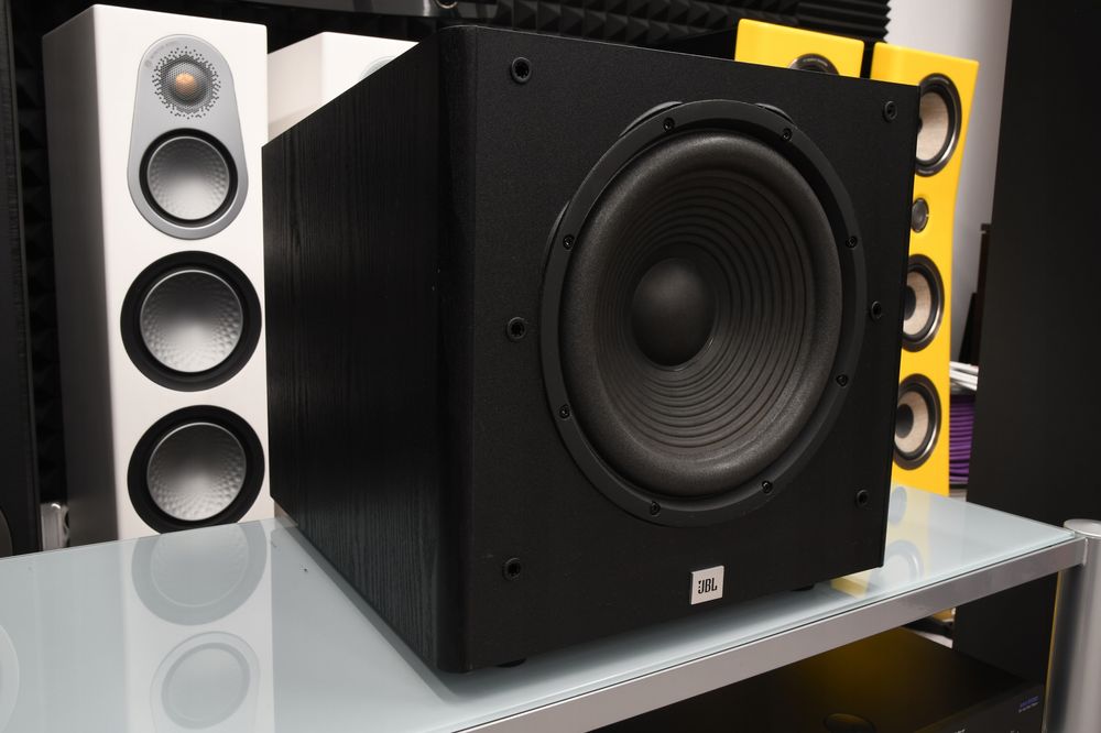 Mocny subwoofer aktywny JBL Arena Sub 100P do kina domowego i muzyki