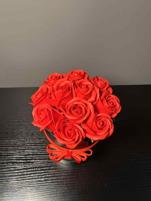 Flower Box z czerwonych róż