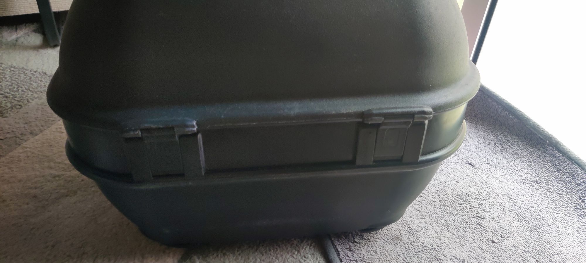 Top Case com espaço para um capacete