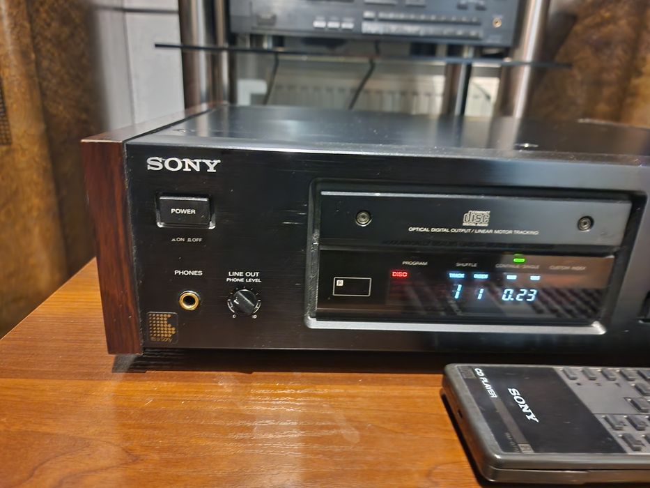 Sony CDP X77ES z oryginalnym pilotem bardzo ładny stan