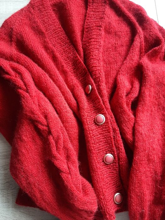 В'язаний червоний кардиган