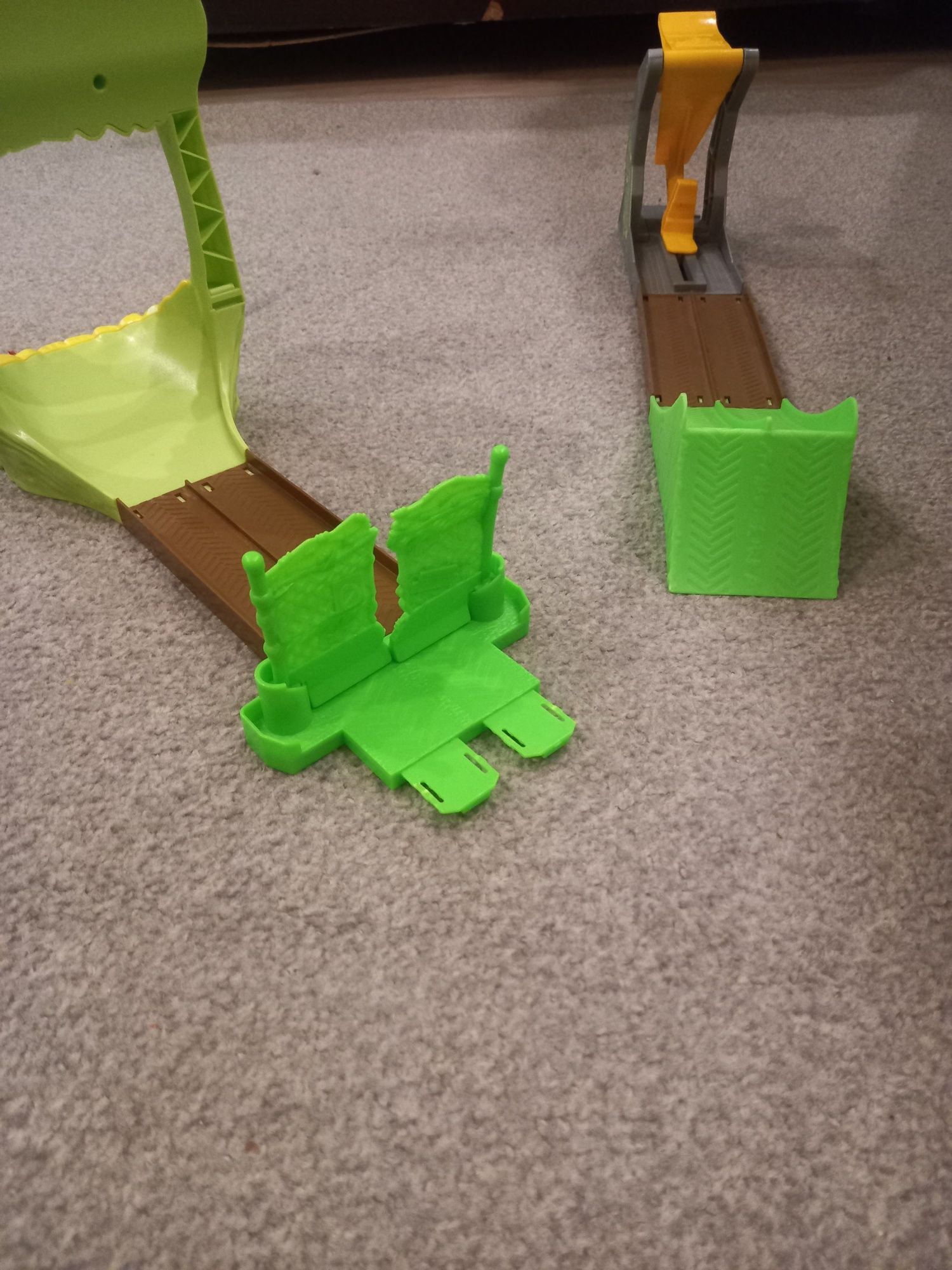 Zestaw hot wheels atak zombie