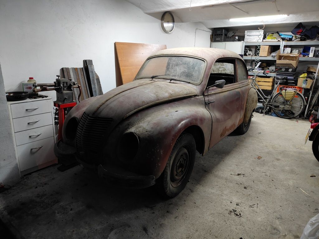 IFA F9 1952r - auto do remontu