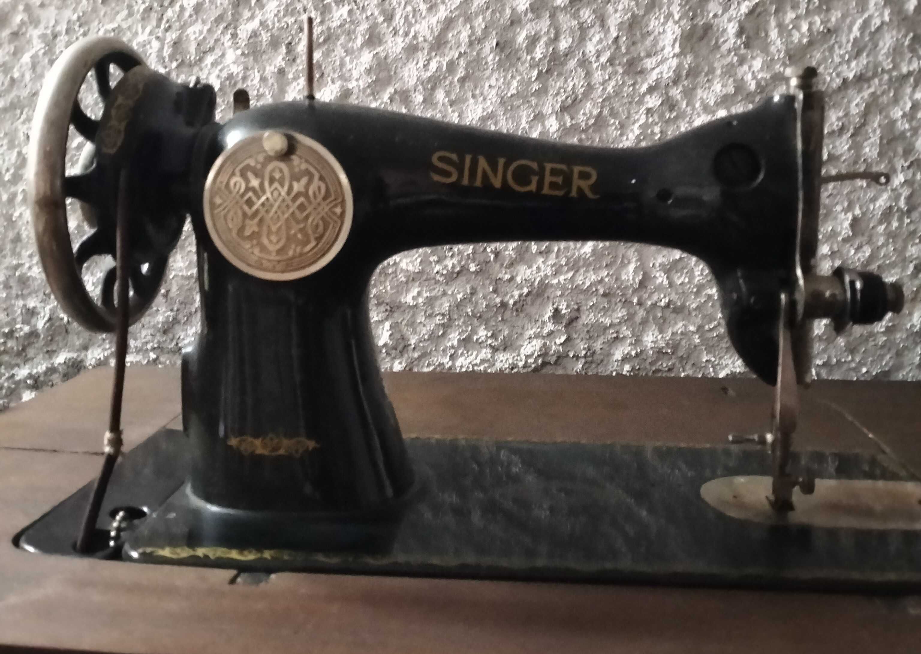 Maquina de Costura Singer (muito antiga)