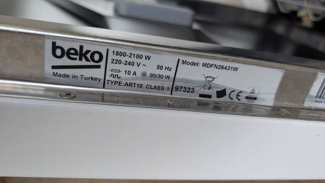 Máquina de lavar loiça Beko MDFN26431W