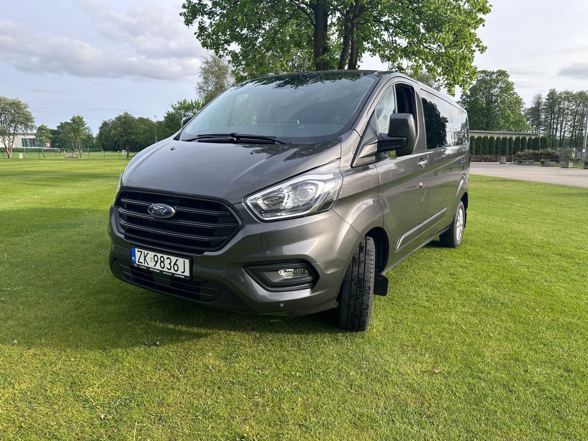 Wynajem busa 9-cio os. Ford Transit Gustom 2023 - AUTOMAT - NOWY!