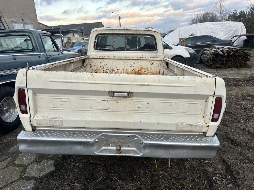 Ford F250 pickup 5.9 V8 automat RWD 1970r