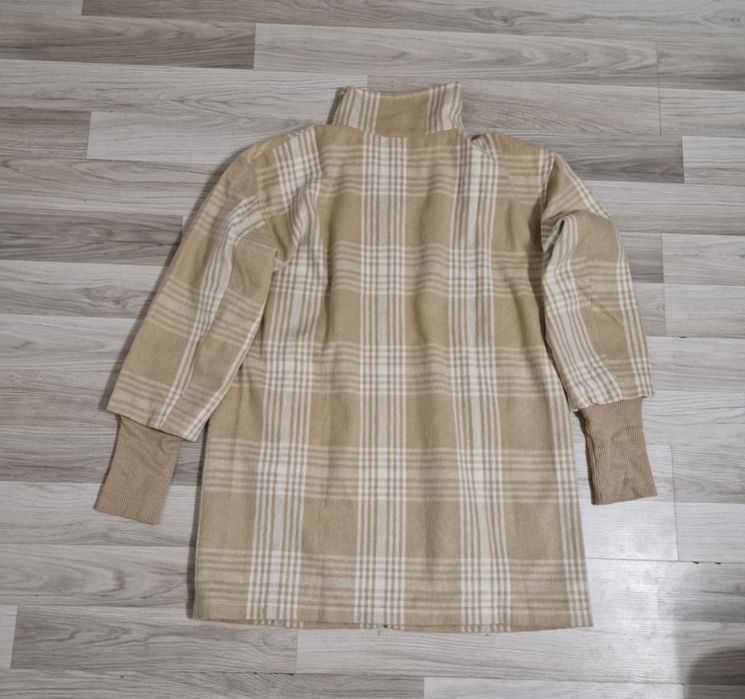 Płaszcz w kratę kurtka