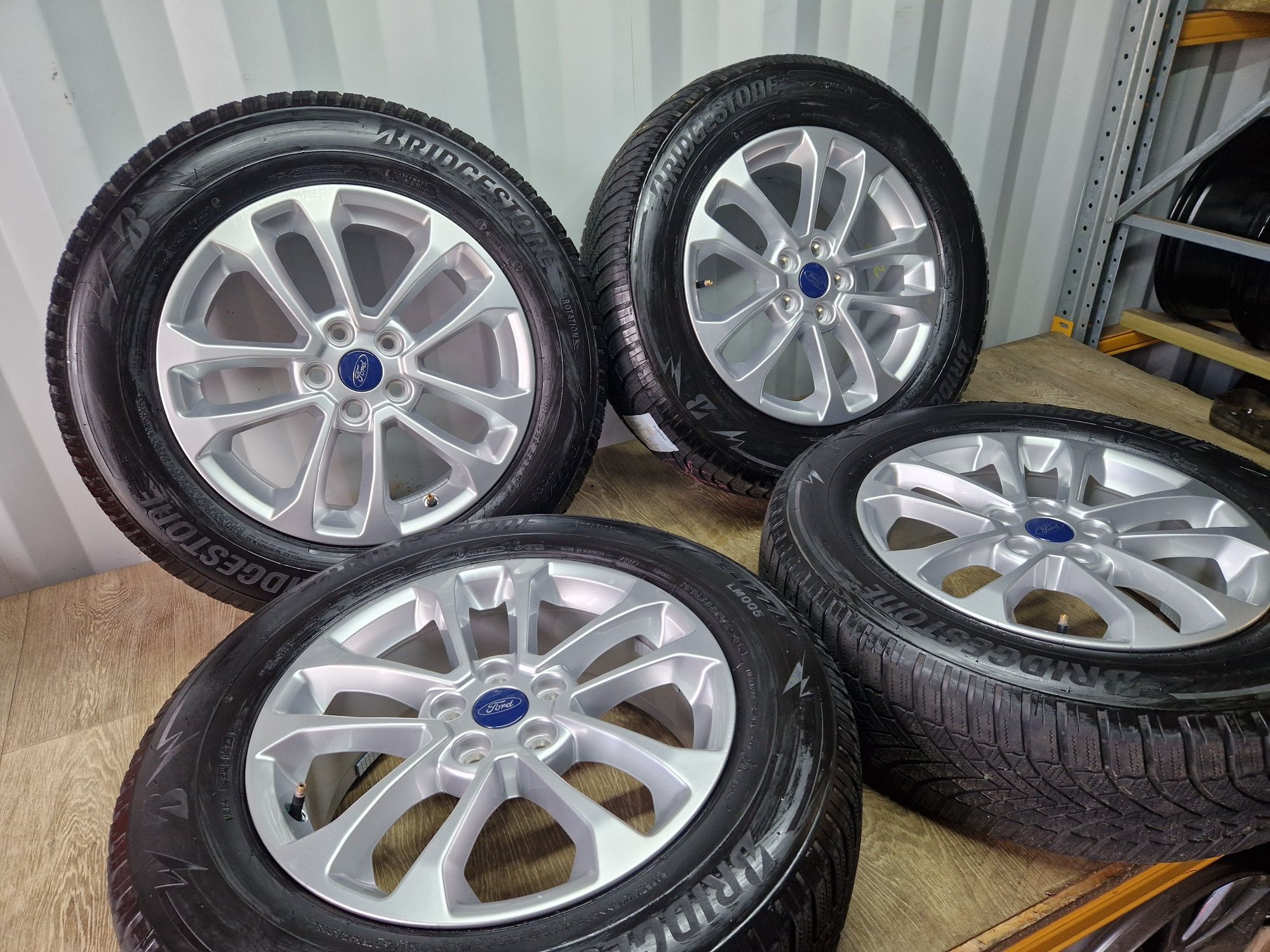 Koła 17 ford kuga escape 5x108 7j et50 os 63.4