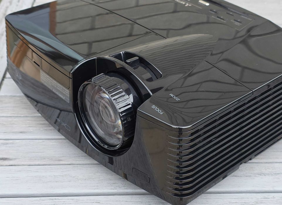 Projektor DLP MITSUBISHI HC4000 - nagradzany - zadbany