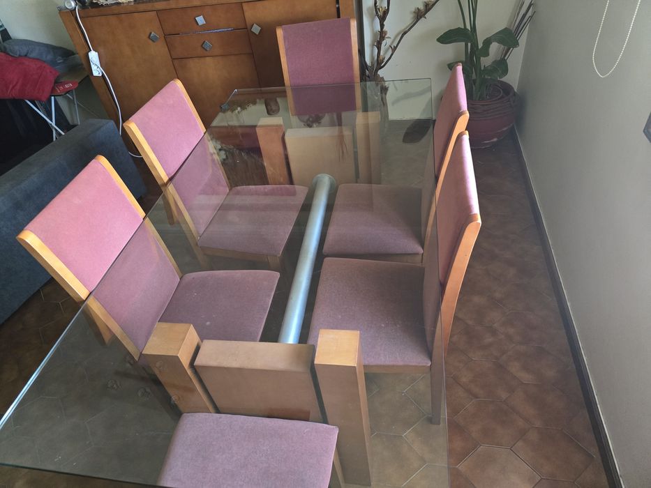 Mesa em vidro com 6 cadeiras