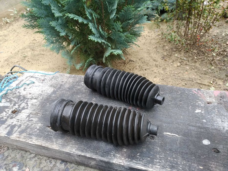 Пильник кермової тяги з ГПК (ГУР) XS6C-3K661-AA Фієста Кур’єр Мк4