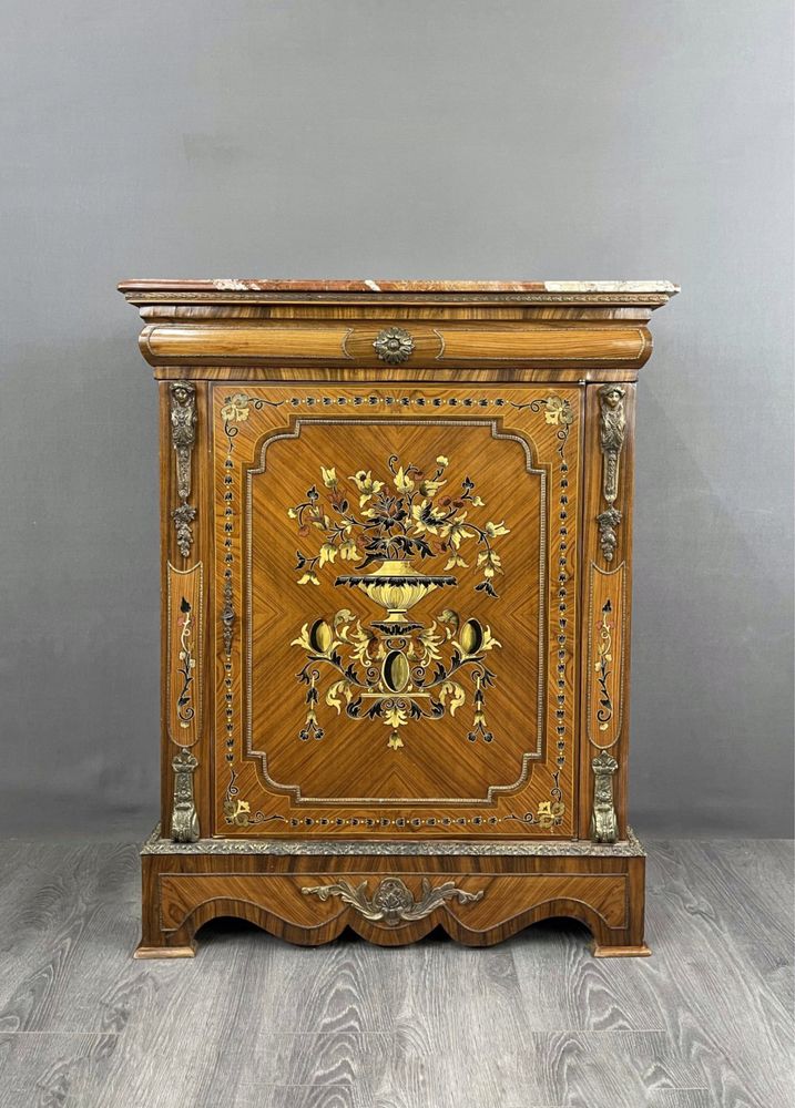 Антикварний комод в стилі Людовіка XV