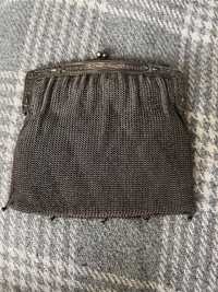 Старовинна жіноча сумочка-гаманець, виготовлена з срібної сітки