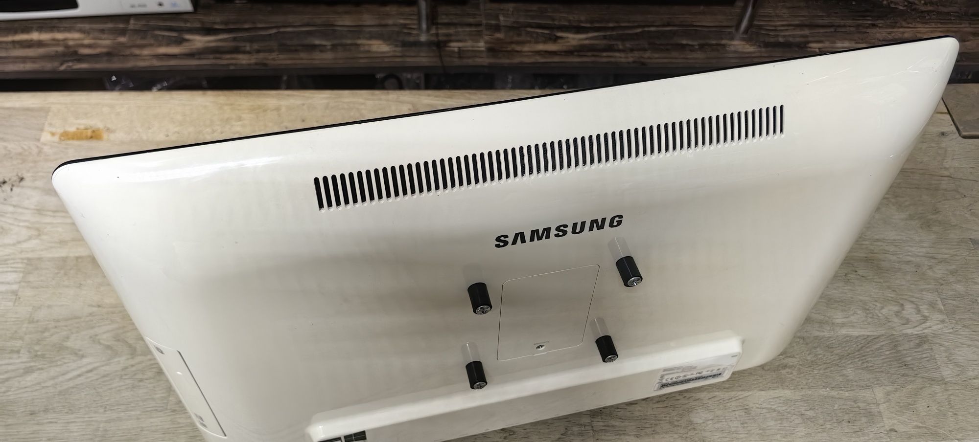 Моноблок Samsung DP500A2D/i3-3220T/Ram 4Gb/HDD No