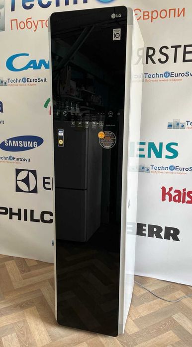 Парова шафа LG Styler Black — стильний догляд за вашим одягом