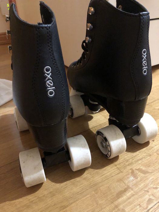 Patins 4 rodas. Usados 2x. Novos! N. 35