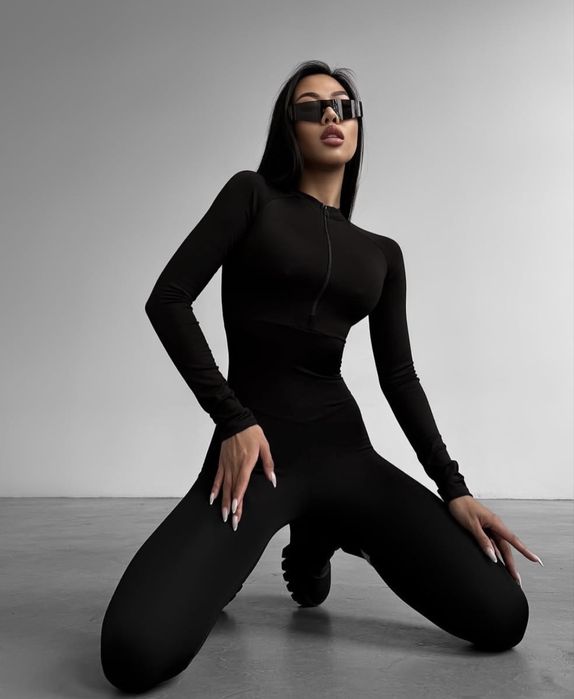 Комбінезон з утепленням позмір xs . інрернет магазині коштують 1200грн