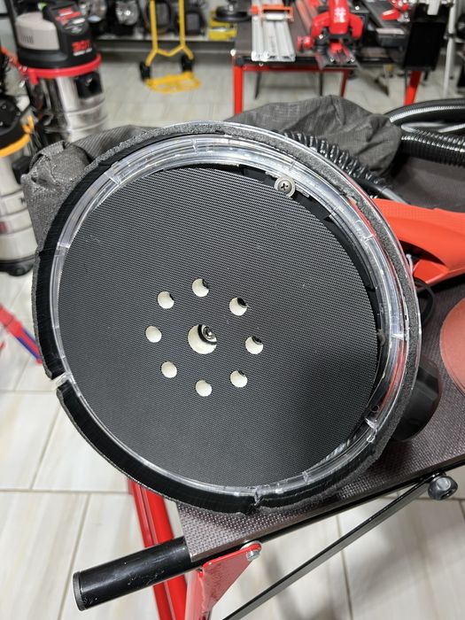 Шлифмашина для стен и потолков Жираф Yato YT-82355 с пылеудалением