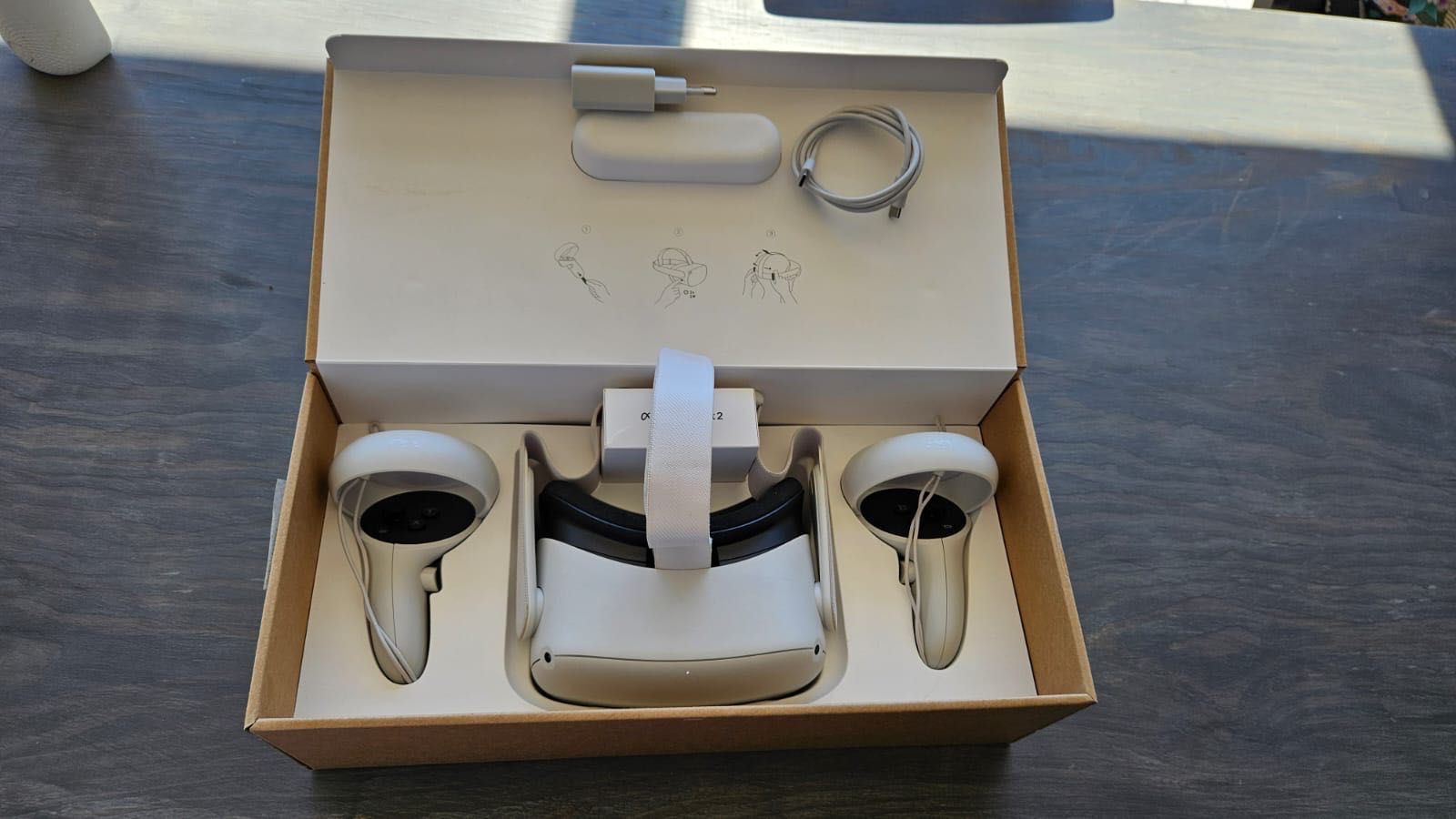 Meta Quest 2 128GB – stan bdb. VR gotowe do gry