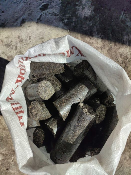 Паливні брикети типу Nestro з лушпиння соняшника 8000гр.