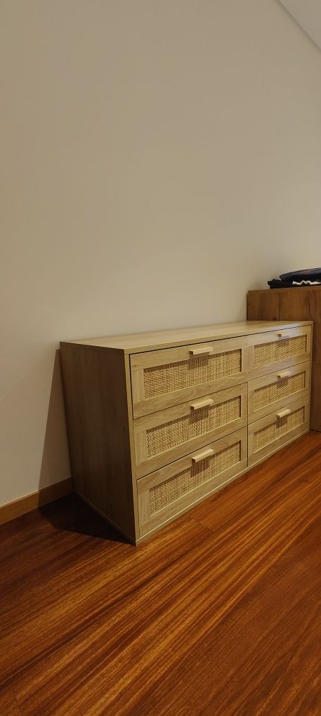Cómoda de 6 gavetas em rattan natural