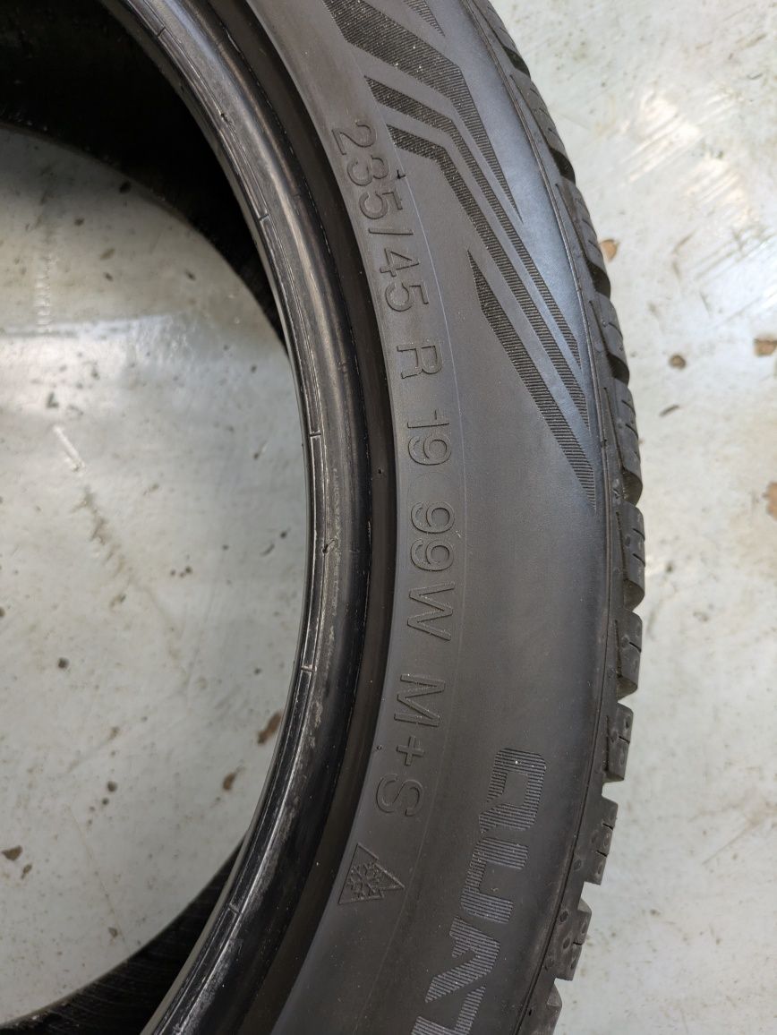235/45R19 Vredestein Quatrac Pro para opon całorocznych